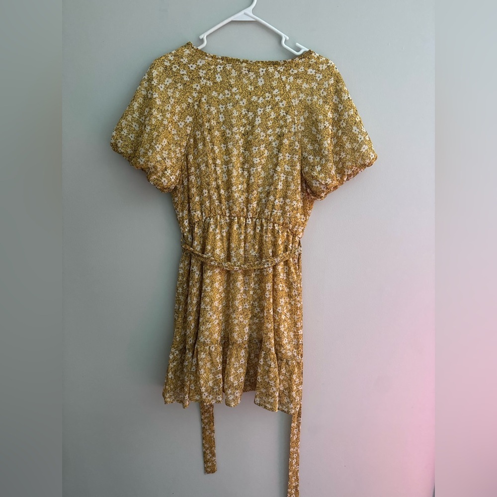 Heatherly Floral Wrap Dress Yellow V-Neck Short Tie Waist Summer Boho MP - Picture 4 of 4